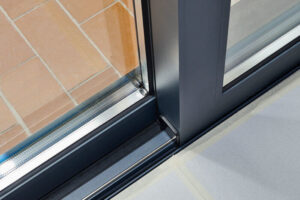 vidrio-laminado-1-700x466-2-300x200